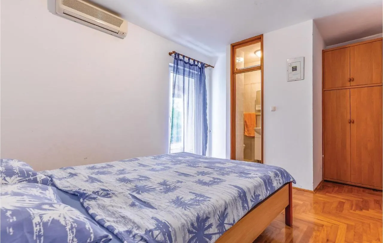 Pet Friendly Apartment In Medulin With Kitchen Kroatien